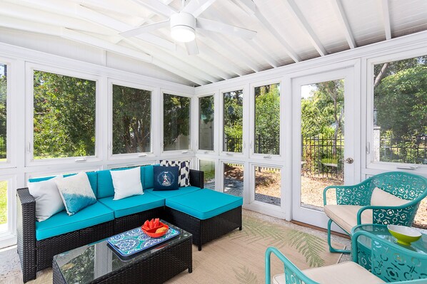 Smart TV, DVD player