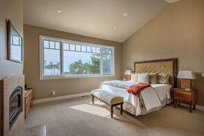 5 bedrooms, iron/ironing board, WiFi, bed sheets