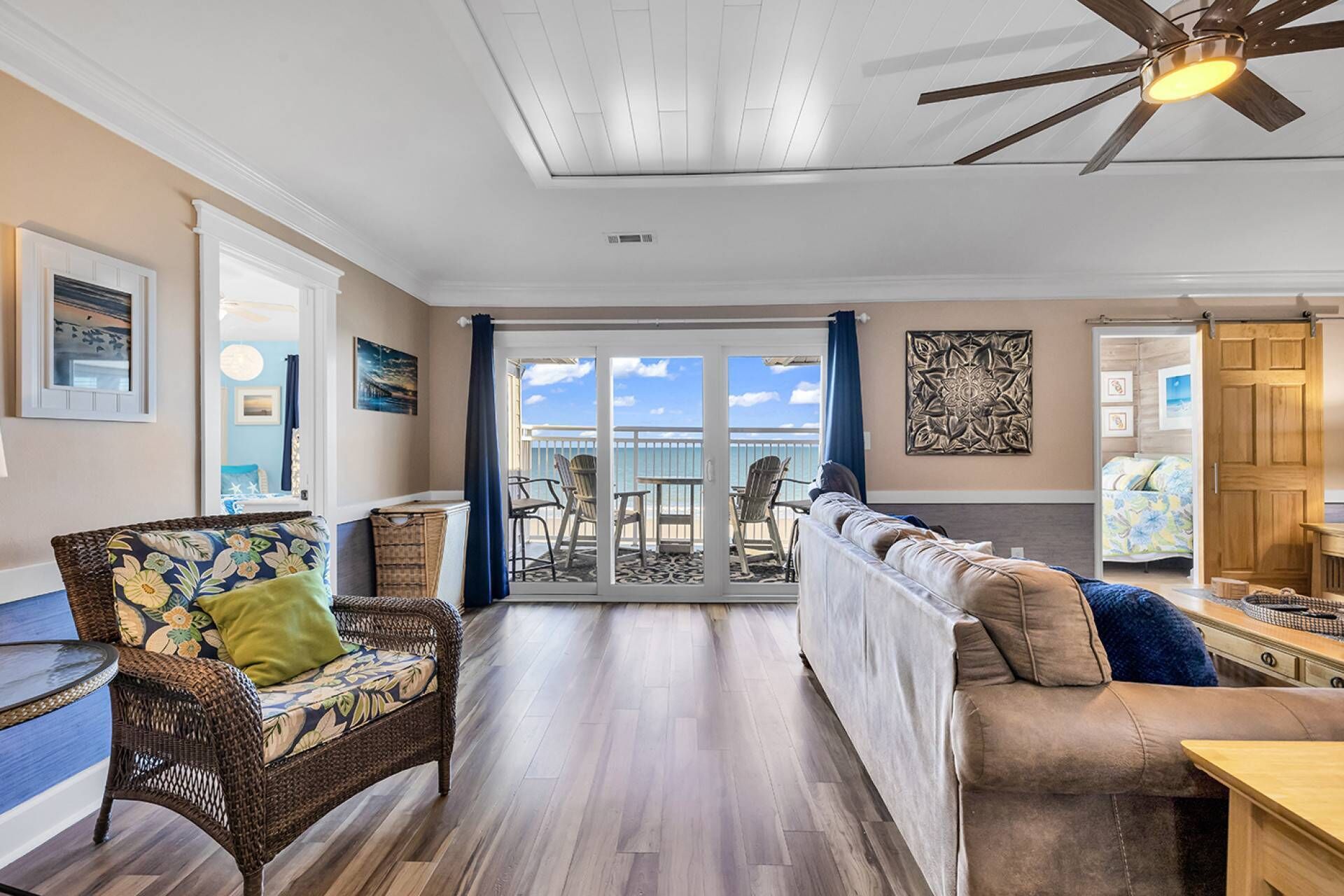 Een televisie en een dvd-speler