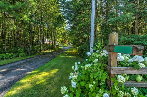 Serene Orchard Park Apartment: Large Yard & Patio!