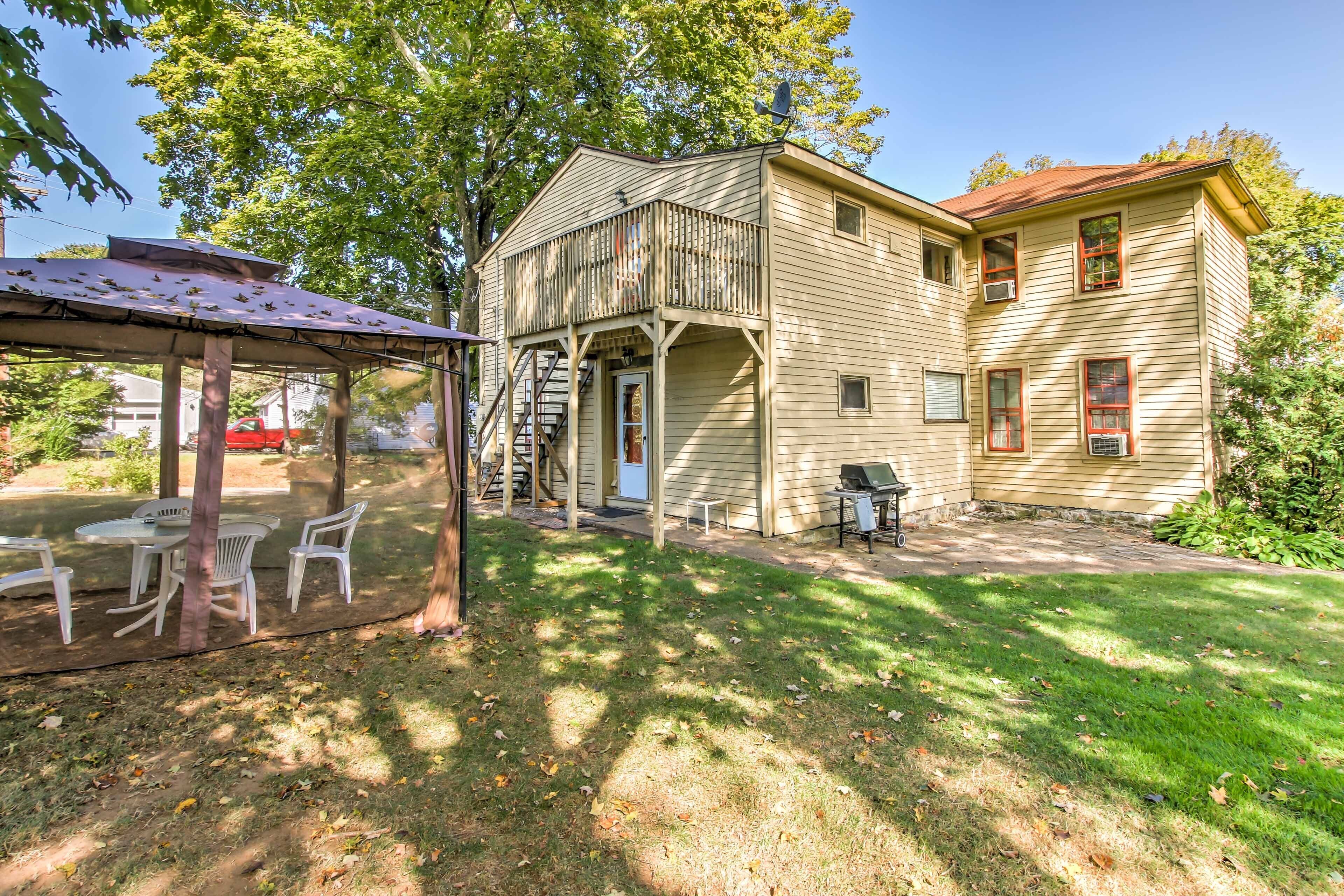 'Stagecoach Inn'-Historic Home w/ Patio by Casinos