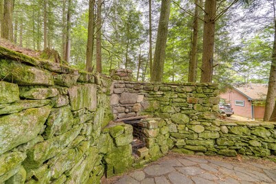 Rustic Berkshires Cottage at Lake Buel w/ Kayaks!