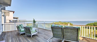 Luxe East Home Quogue Waterfront w / plage de sable!