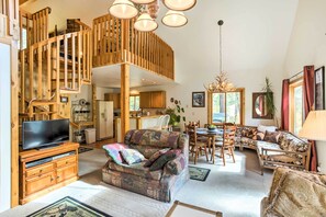 TV, DVD player, stereo - 'Marble Hideaway' Cabin w/ Mountain Views + Deck! (Marble)