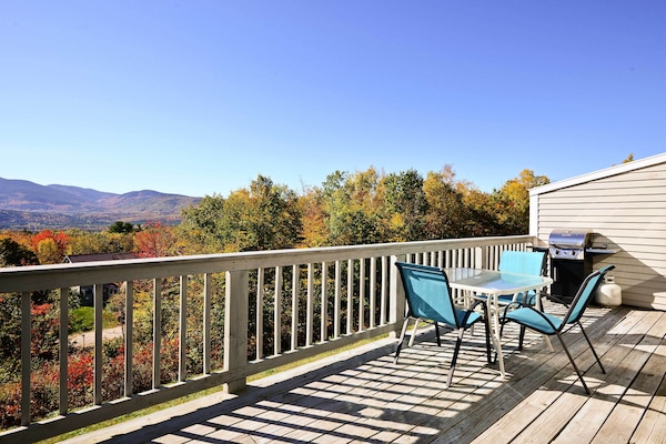 Bartlett Vacation Rental | 3BR | 2BA | 1,250 Sq Ft | Stairs Required