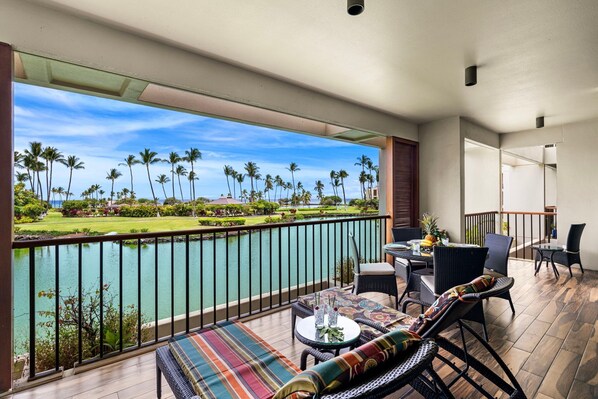 Outdoor dining - ๐๏ธ Private Beach | Lagoon & Ocean View | Concierge Included | Spacious Lanai! (Kamuela)