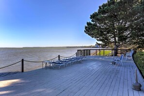 Terrace/patio - Waterfront Port Clinton Condo w/ Pool Access! (Port Clinton)