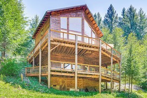 Exterior - 'Grizzly Tower' Packwood Cabin w/ Hot Tub! (Packwood)