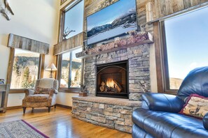 Interior - Viking Vista Retreat Luxury Home: Great Views (Breckenridge)