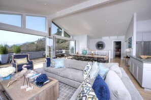Smart TV, fireplace, DVD player