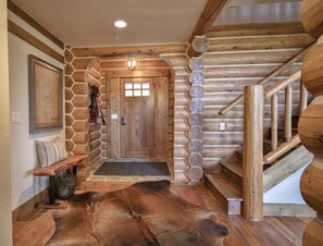 المنشأة من الداخل