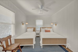 3 bedrooms, iron/ironing board, WiFi, bed sheets