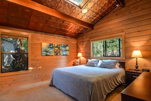 2 bedrooms, iron/ironing board, Internet, bed sheets