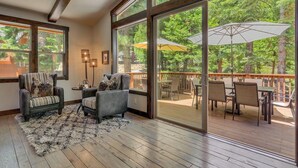 TV, fireplace, table football - In the Wild Woods - TLUXP (Tahoe Vista)