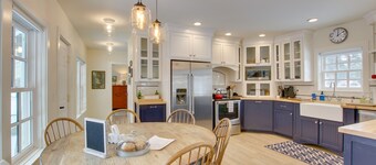 Historic Albion Mountain Cottage on Quiet Street!