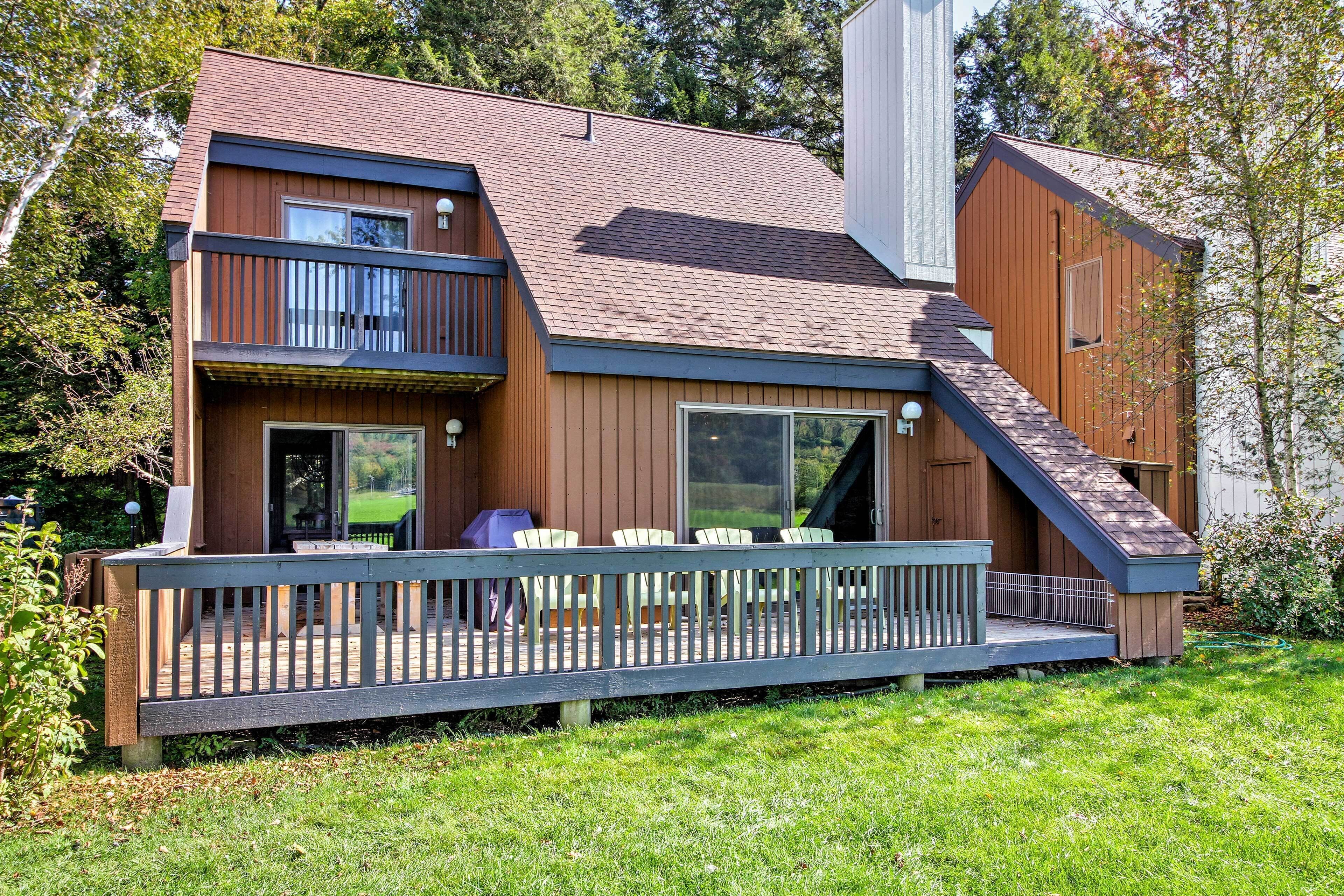 Stowe Vacation Rental w/ Deck & Mountain Views!