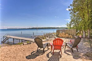 Property grounds - < 1 Mi to Dtwn Suttons Bay! Studio w/ Shared Beach (Suttons Bay)