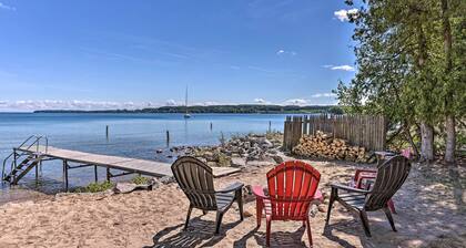 1/2 Mi to Dtwn Suttons Bay! Lakefront Cottage