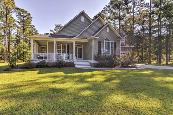 Oriental Vacation Rental | 3BR | 2BA | Stairs Required for Entry | 2,600 Sq Ft