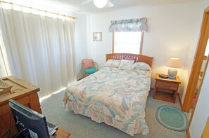 3 slaapkamers, een strijkplank/strijkijzer, gratis wifi, beddengoed