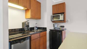 冰箱、微波炉、洗碗机、茶具/咖啡用具