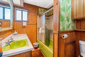 Free toiletries, towels