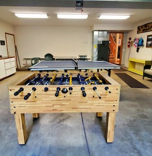 Games room - Third night free on Spring Break stay, Hot Tub, pool access (Mount Hood Village)