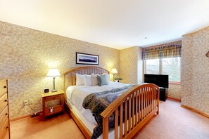 4 bedrooms, WiFi, bed sheets