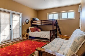 4 habitaciones, tabla de planchar con plancha y wifi gratis