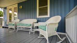 Terrace/patio - Nature's Crossing - Newly Remodeled; Overlooking Keuka Lake and State Park! (Branchport)