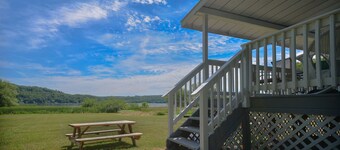Nature's Crossing - Newly Remodeled; Overlooking Keuka Lake and State Park!