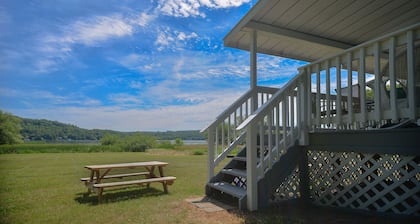 Nature's Crossing - Newly Remodeled; Overlooking Keuka Lake and State Park!