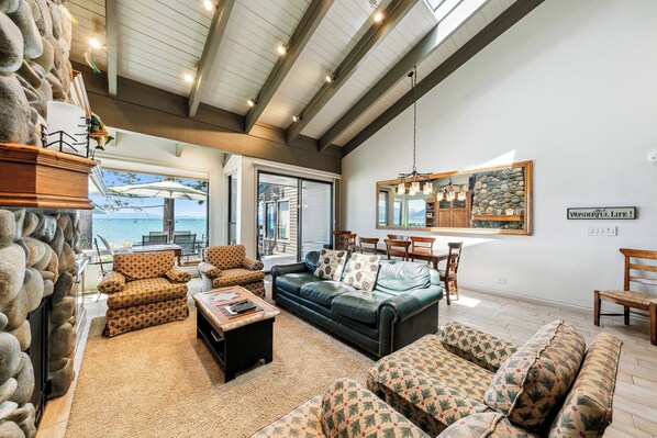 TV, fireplace, DVD player, books