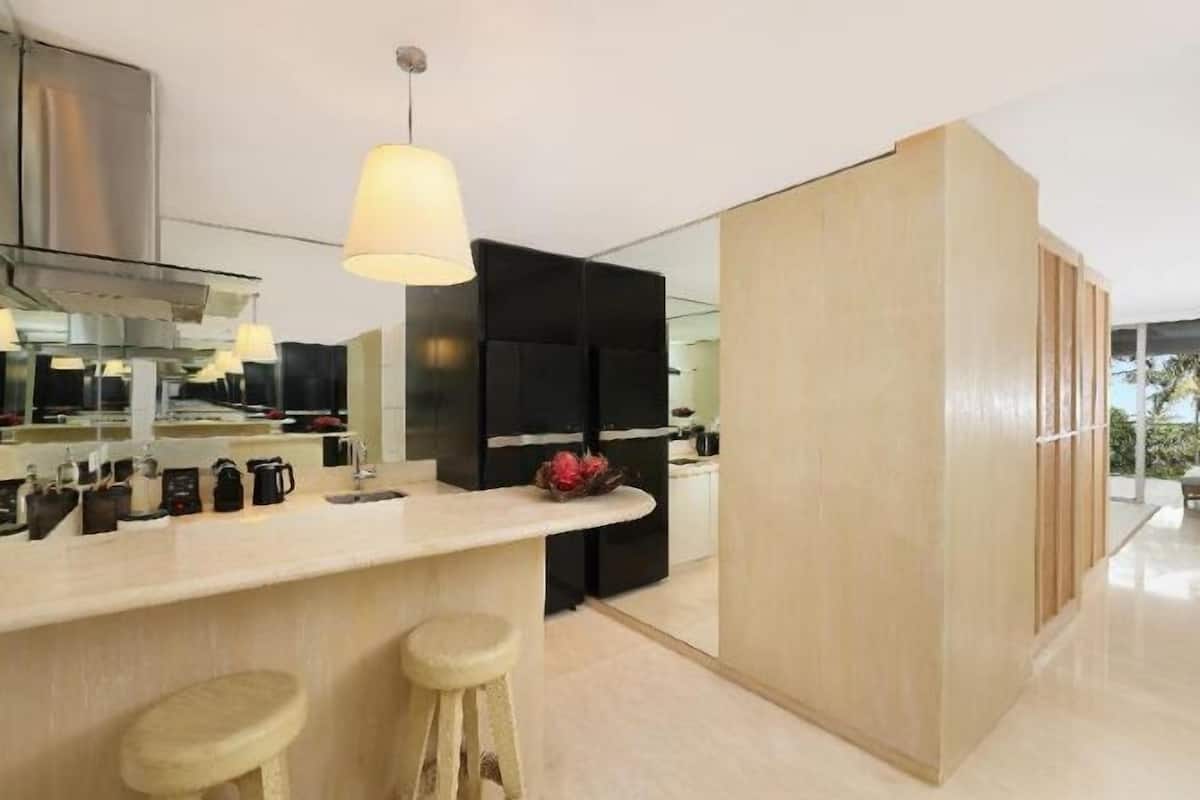 Bếp riêng | Dụng cụ pha cà phê/trà, bàn ăn