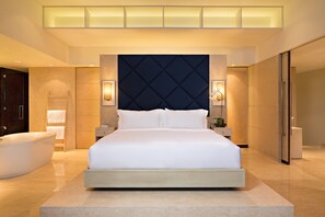 Egyptian cotton sheets, premium bedding, down comforters, pillowtop beds - COMO Uma Canggu (Canggu)