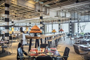 Daily full breakfast for a fee - COMO Uma Canggu (Canggu)