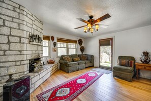 TV, fireplace, DVD player, books