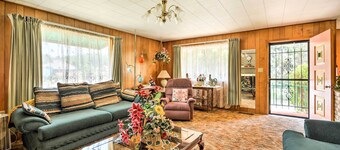 Bright Springer House w/ Hammock & Orchard Views!