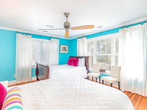 3 bedrooms, iron/ironing board, Internet, bed sheets