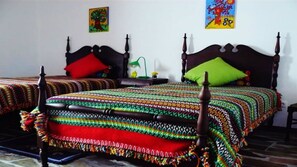 2 bedrooms, iron/ironing board, travel crib, free WiFi -  Tia Luísa Cottage (country house) (Redondo)