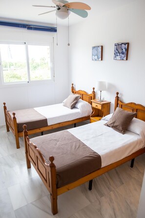 3 chambres, bureau, fer et planche à repasser, Wi-Fi gratuit