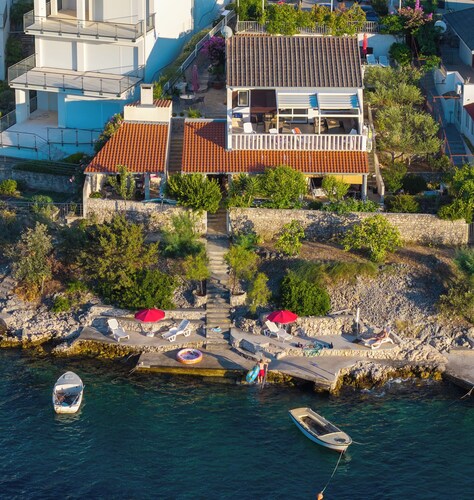 Apartment Bose 6+0 with big balcony and sea view only 5 meters from beach 