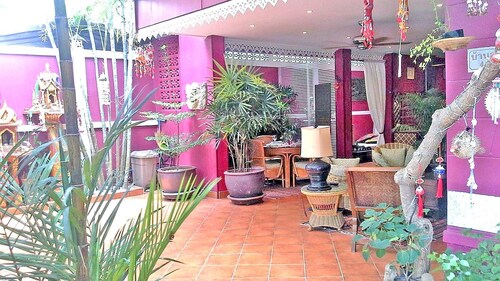 Amazing Thai style in tropical atmosphere, 3 bedrooms and up to 9 guests