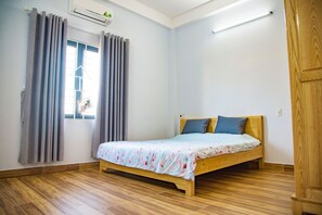 3 habitaciones, tabla de planchar con plancha y acceso a internet 