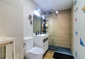 Hair dryer, towels, shampoo - PORTILLO APARTMENT (Málaga)