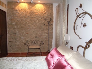 3 habitaciones, tabla de planchar con plancha y wifi gratis