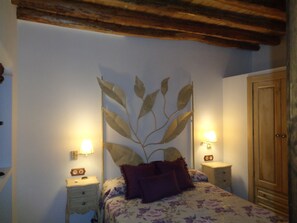 3 bedrooms, iron/ironing board, free WiFi, bed sheets - Beautiful and luxurious house to rest and relax. (Colomera, Granada)