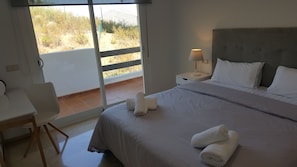3 chambres, fer et planche Ă repasser, Wi-Fi, draps fournis