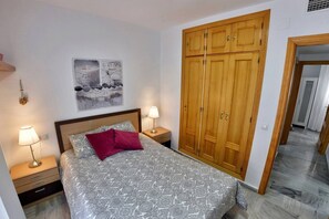 2 bedrooms, WiFi, bed sheets