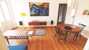 Dining - Central, quiet, bright and cozy, in 10 minutes by car to the hotspots (Berlin)